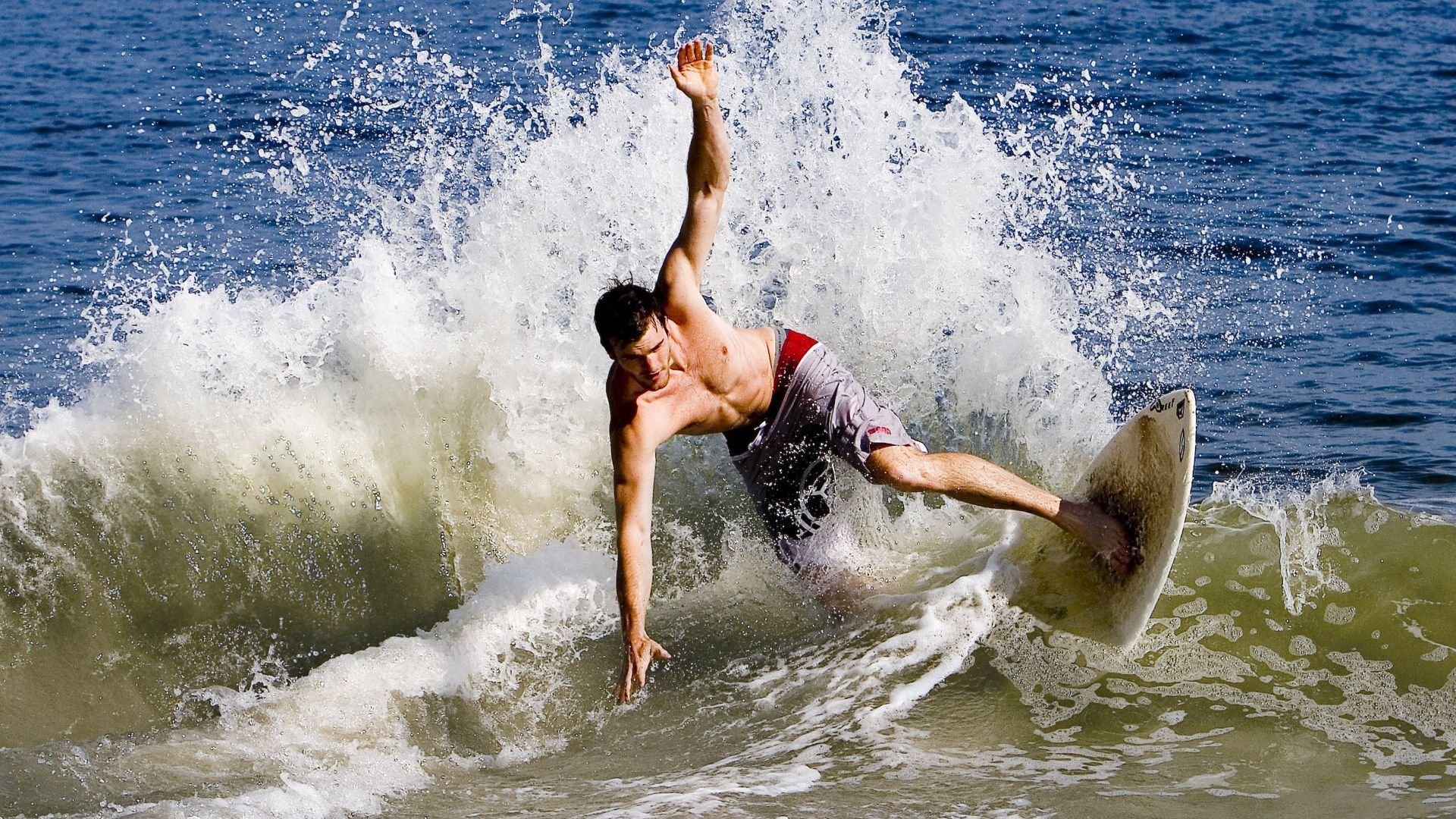 电竞内容全产业链布局：从赛事、直播到文化衍生品的多元拓展，何为电竞产业