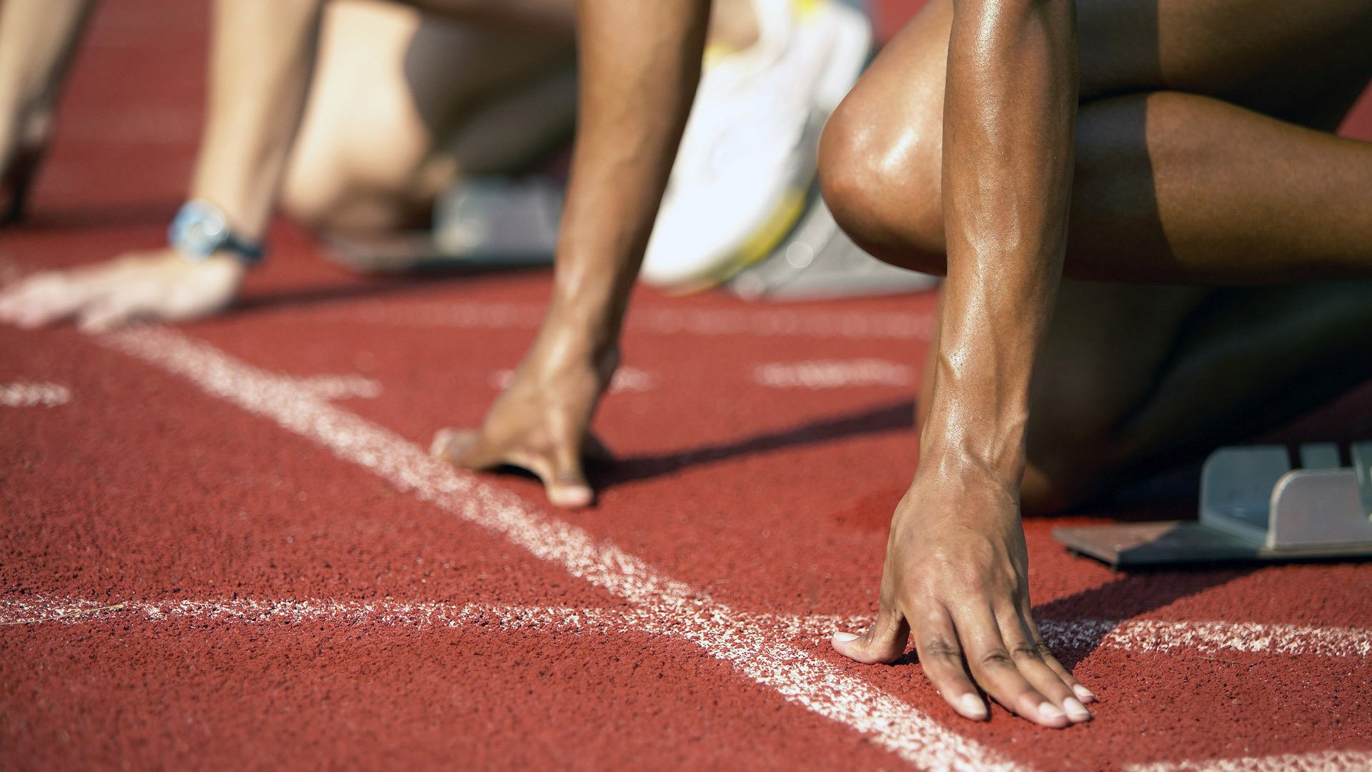 赛车新星李浩东勇夺澳门格兰披治冠军，歌手 李浩